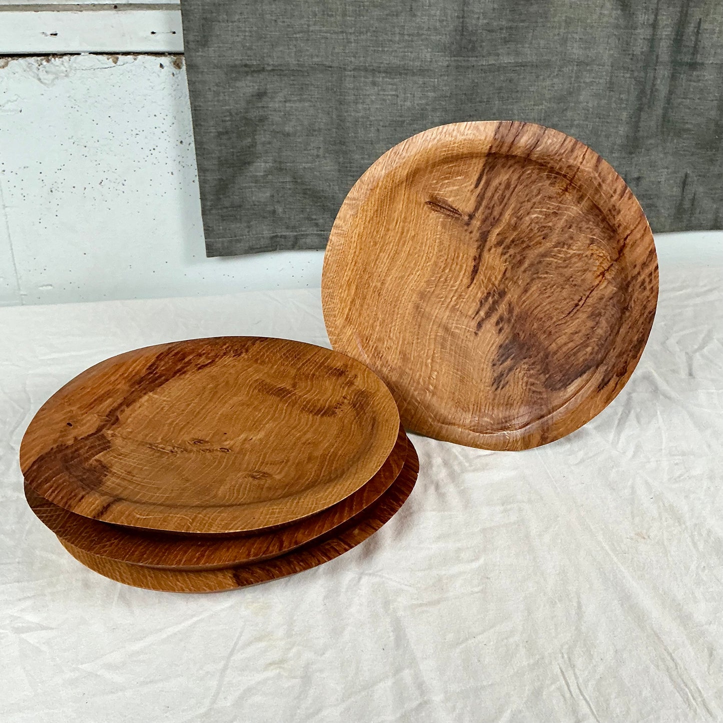 Set of 4 Solid Oak Plates | Natural Grain Serving Dinnerware